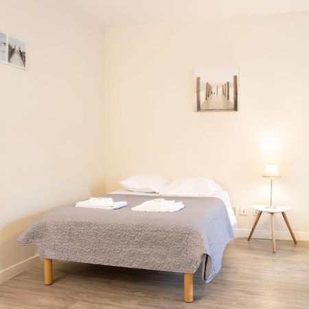 Le 12 Carnot - Serenite Assuree Dans Ce Grand Studio Apartment Poitiers Exterior photo