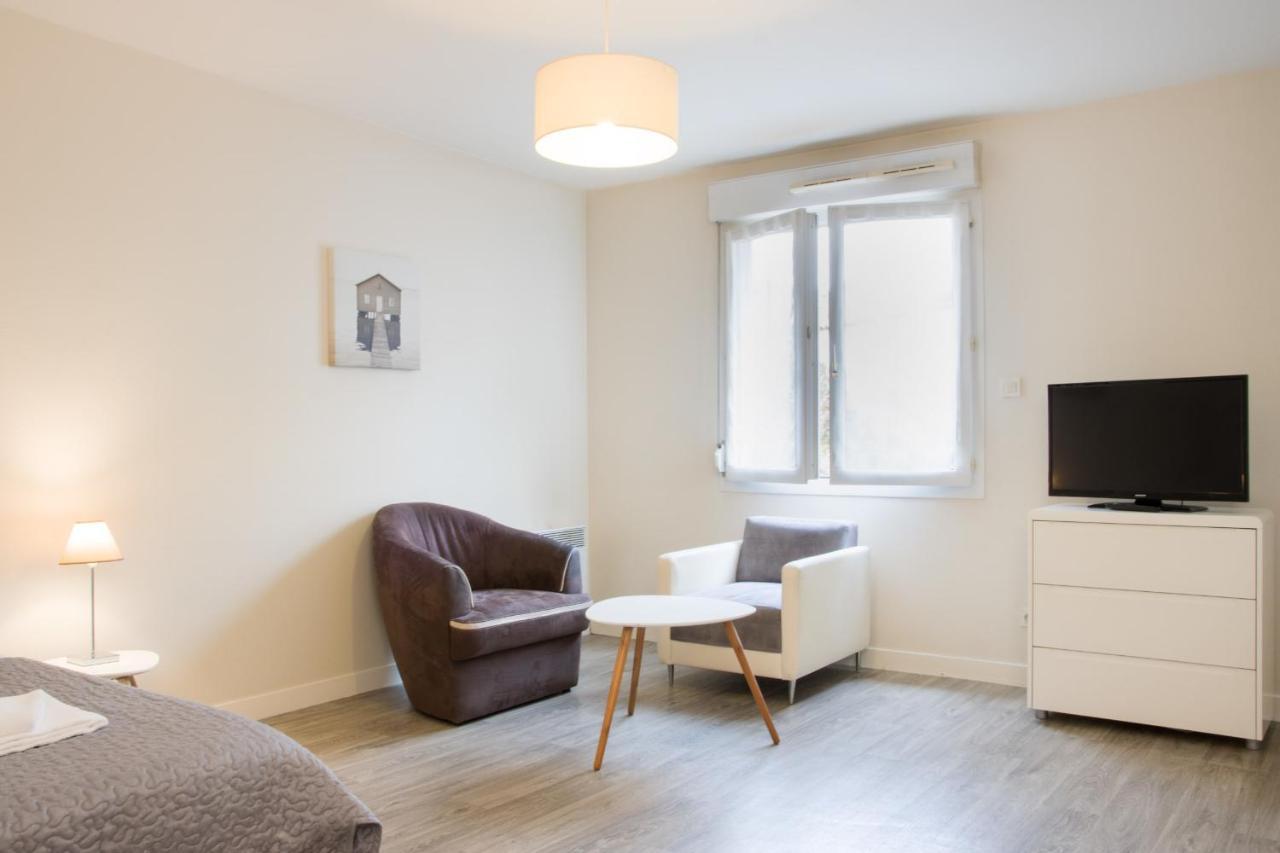 Le 12 Carnot - Serenite Assuree Dans Ce Grand Studio Apartment Poitiers Exterior photo